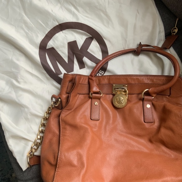 Michael Kors Hamilton Leather Purse - Picture 4 of 9